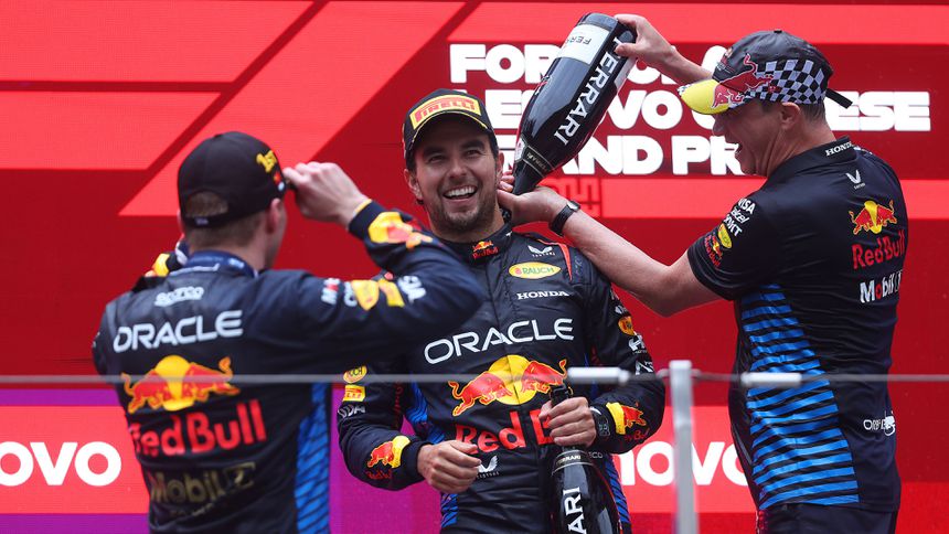 Checo Pérez en el podio del Gran Premio de China de 2024 con Red Bull | RED BULL