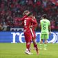Marcel Ruiz y Alexis Vega se saludan en el partido de Toluca ante Juárez | IMAGO 7