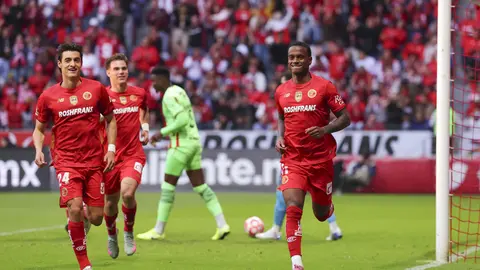 Helinho en celebración por su gol con Toluca ante FC Juárez | IMAGO 7