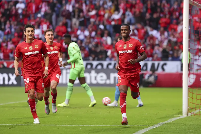 Helinho en celebración por su gol con Toluca ante FC Juárez | IMAGO 7