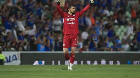 Andrés Gudiño, portero de Cruz Azul | IMAGO7