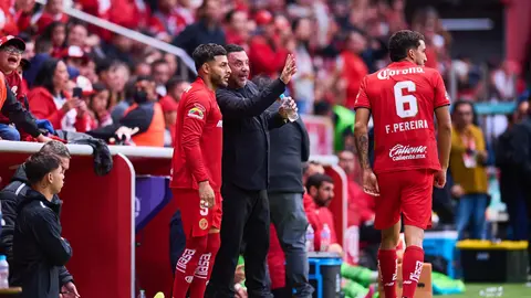 Antonio Mohamed y Alexis Vega en el Toluca vs Juárez del Clausura 2026 | MEXSPORT
