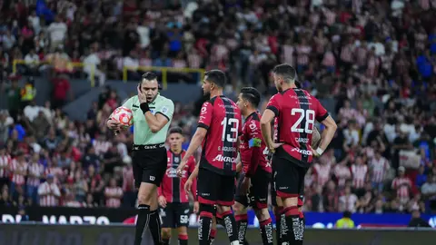 'Gato' Ortiz señala penal en contra de Atlas | IMAGO7