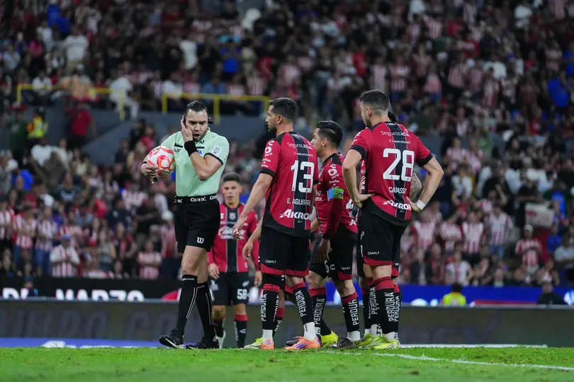 'Gato' Ortiz señala penal en contra de Atlas | IMAGO7