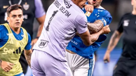 ¡Histórico! Brutal pelea entre Atlético Mineiro y Cruzeiro desató 23 expulsados marcando una cifra récord