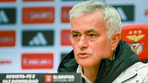 Mourinho es insultado por leyenda del Porto y se lanza sin piedad: “Se arrodillaban a mis pies”