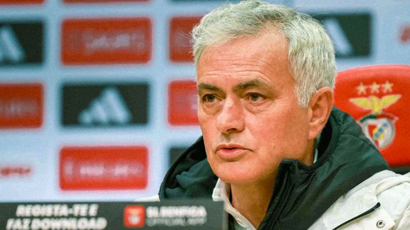 Mourinho es insultado por leyenda del Porto y se lanza sin piedad: “Se arrodillaban a mis pies”