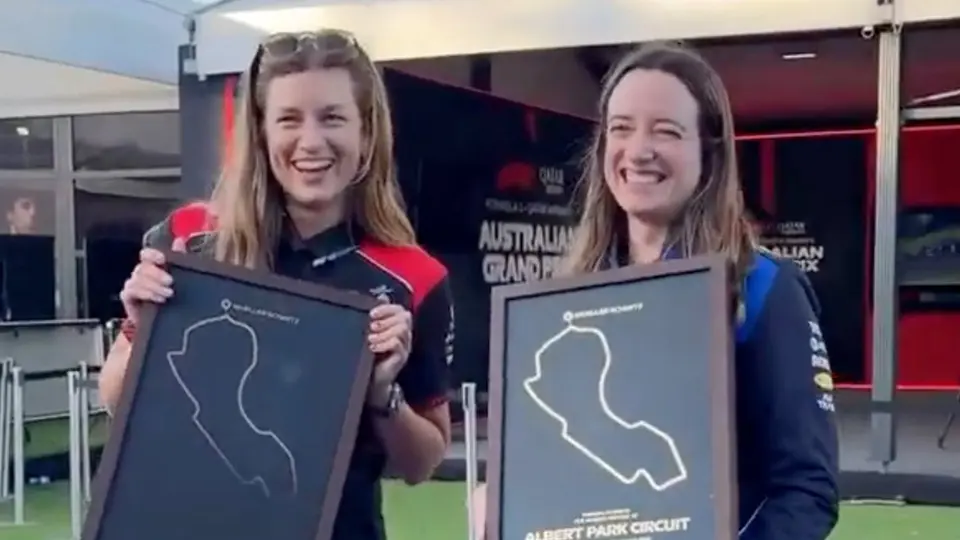 Laura y Hannah con sus reconocimientos | CAPTURA DE PANTALLA