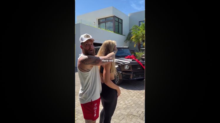 Jake Paul le regaló una espectacular camioneta a su novia Jutta Leerdam
