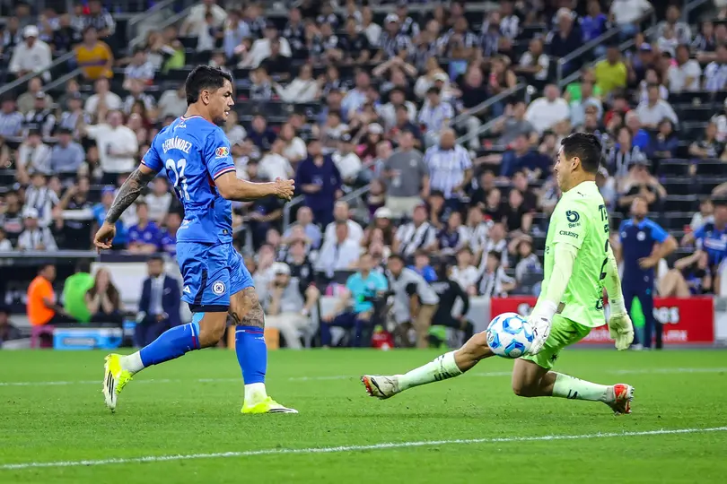 Gabriel 'Toro' Fernández se enfrenta a Luis Cárdenas en el Clausura 2026 de la Liga MX | IMAGO 7