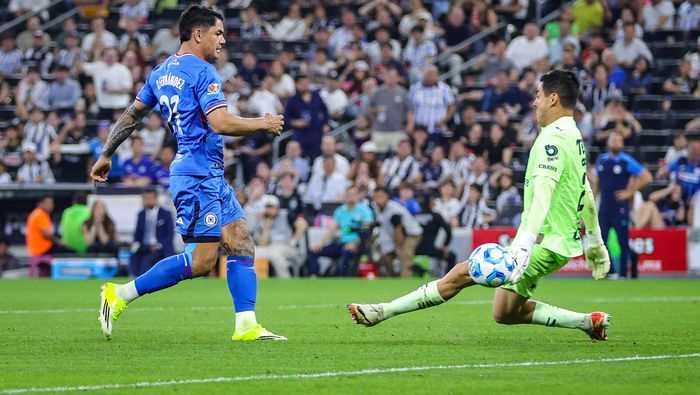 Gabriel 'Toro' Fernández se enfrenta a Luis Cárdenas en el Clausura 2026 de la Liga MX | IMAGO 7