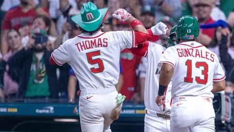 Thomas en celebración con la Novena mexicana en el Clásico Mundial | MEXSPORT