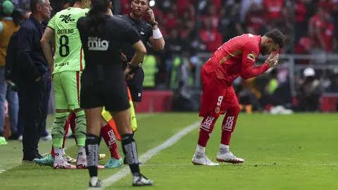 Alexis Vega ingresó de cambio en el partido de Toluca contra FC Juárez | IMAGO 7