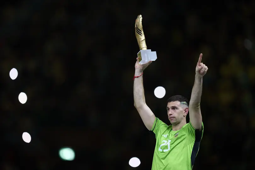 Emiliano 'Dibu' Martínez con su Guante de Oro en Qatar 2022 | MEXSPORT