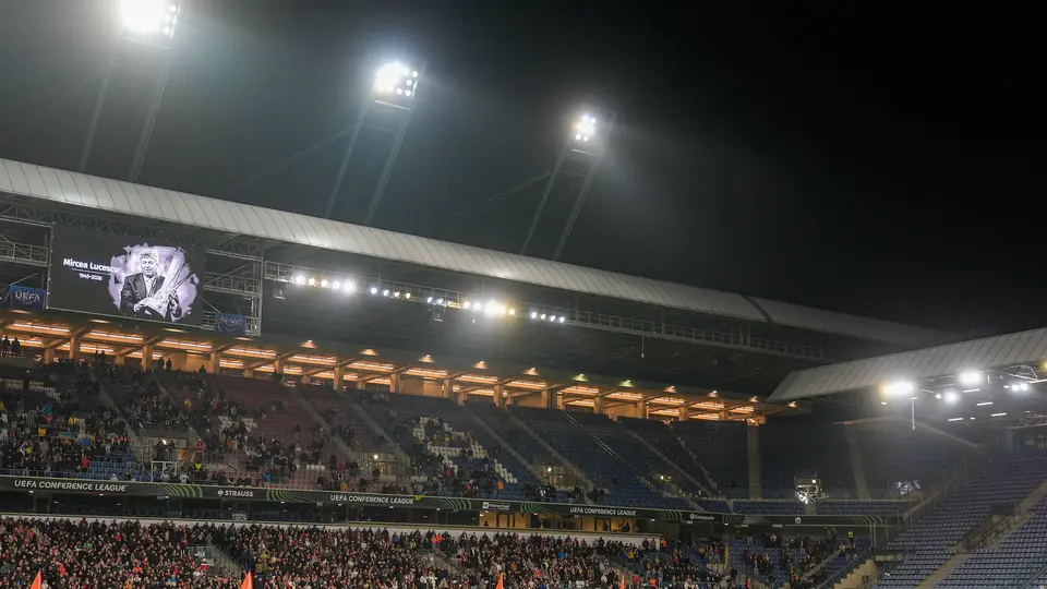 Ida de las Semifinales de la Conference League | x:@AZAlkmaar