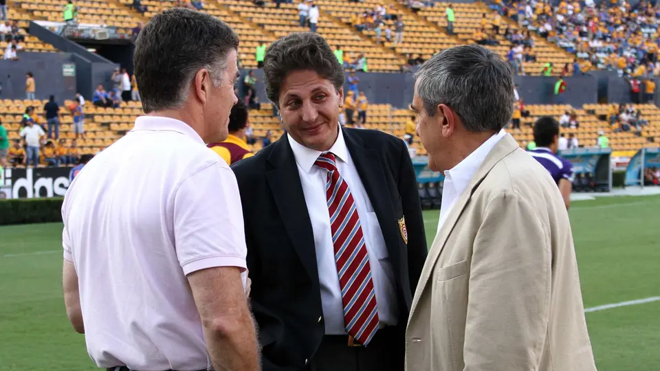 Juan José Frangie hablando con Jorge Vergara, papá l MEXSPORT