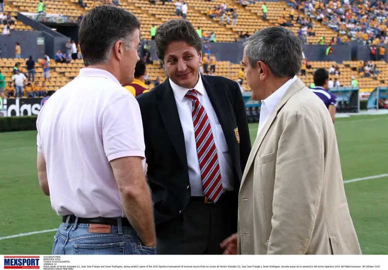 Juan José Frangie hablando con Jorge Vergara, papá l MEXSPORT