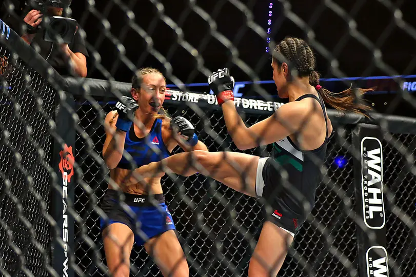 Heather Clark y Alexa Grasso, durante la UFC Fight Night, celebrado en la Arena Ciudad de México | IMAGO 7