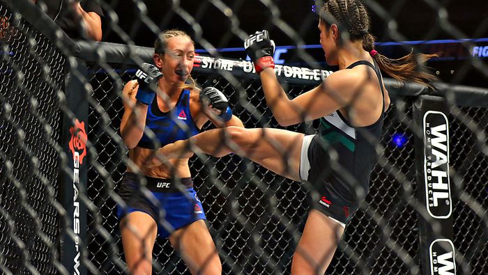 Heather Clark y Alexa Grasso, durante la UFC Fight Night, celebrado en la Arena Ciudad de México | IMAGO 7