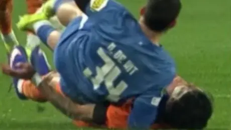 Tensión en Conference League: Jugador del Shakhtar cae noqueado tras fuerte choque