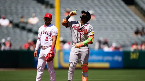 Ronald Acuña Jr. celebras tras conectar doblete productor | AP