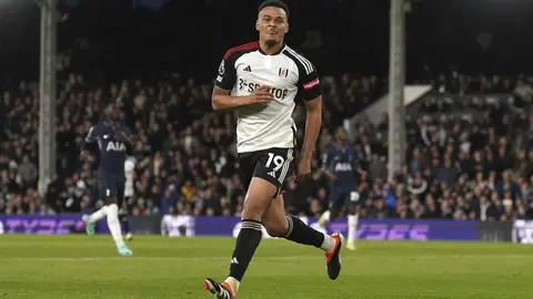 Rodri Muniz tras anotar gol con el Fulham | AP