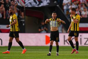 Rayo Vallecano arrolla al AEK y acaricia las Semifinales de la Conference League