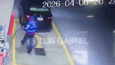 La mujer, apodad Ladu Gasolina, escapó con tanque lleno, pero sin pagar/X: @soyluisgabriel1