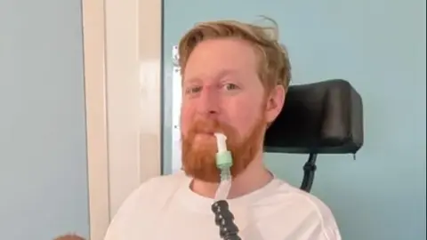 El actor fue diagnosticado con ELA en 2023, lo que cambió por completo su vida. / @michaelpatrick314