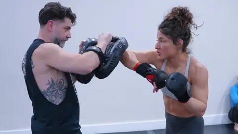 Loopy Godínez entrenando para su pelea en Miami | X @UFCEspanol