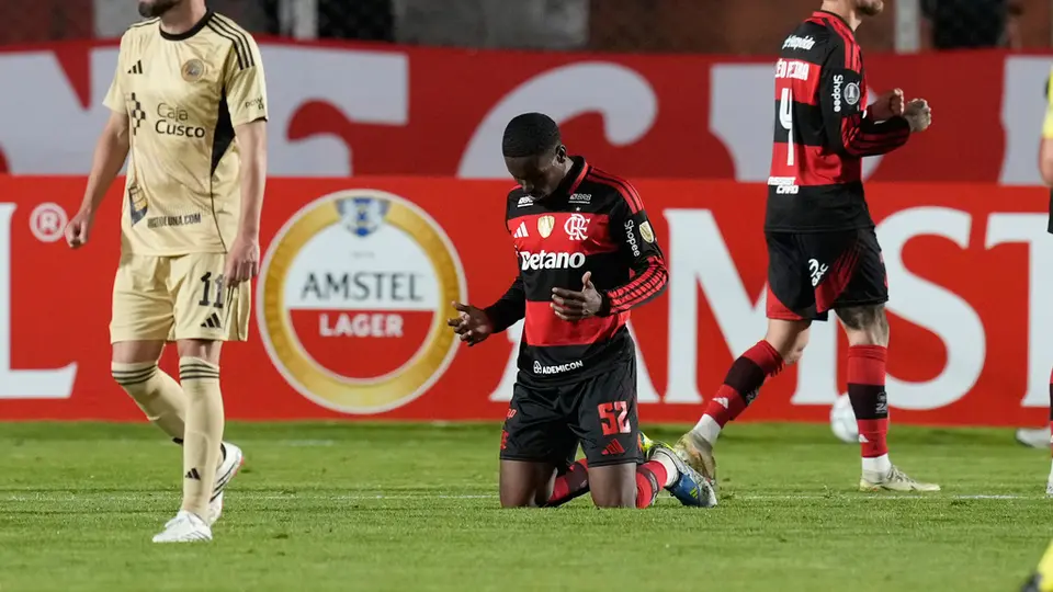 Evertton Araujo tras el silbatazo final del juego | AP