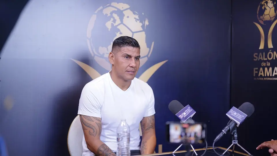 Carlos Salcido, en conferencia de prensa previa a la ceremonia de investidura del Salón de la Fama en 2024 | IMAGO 7