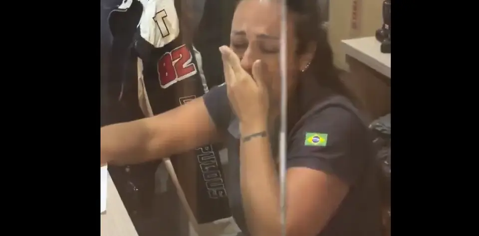 El video muestra la reacción de sorpresa y emoción de las empleadas. / RS