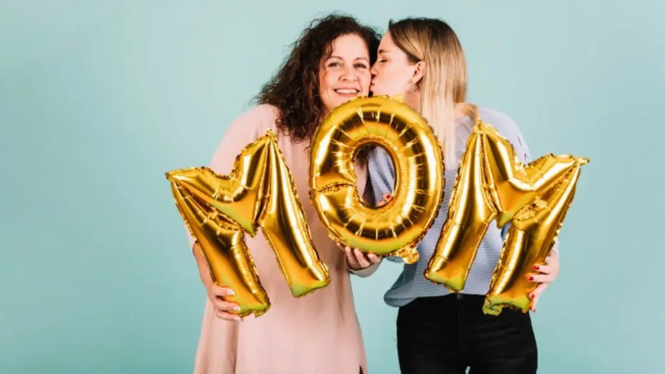 ¡Sorprende a mamá con algo bonito! Frases cortas para el Día de las Madres 2026 y mandarlas por WhatsApp