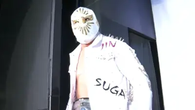 Místico protagoniza momento emotivo con BTS en la Arena México