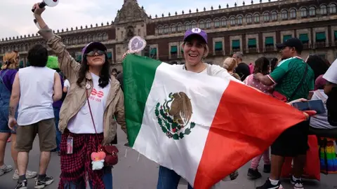 El gobierno federal no ha confirmado un concierto gratuito de BTS en el Zócalo de la Ciudad de México. / AP