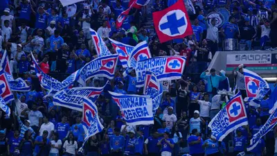 ¡Cruz Azul prepara fiesta en el Azteca! La Sangre Azul alista mosaico para los Cuartos de Final ante Atlas