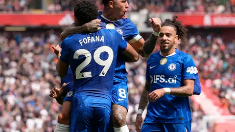 Enzo Fernández, del Chelsea, en festejo ante Liverpool | AP