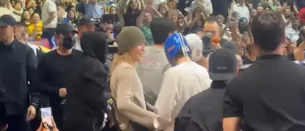 Integrantes de BTS vieron las luchas enmascarados l CAPTURA