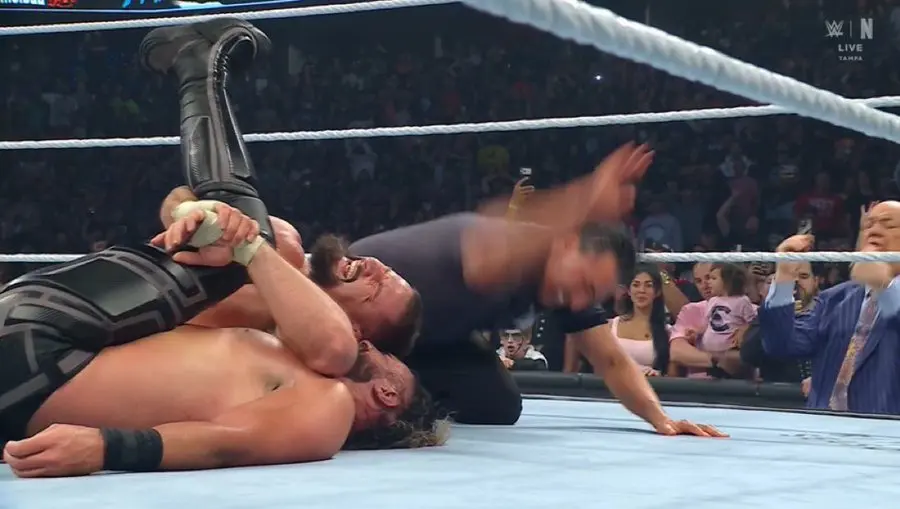 Bron Breakker se lleva la victoria ante Seth Rollins | WWE