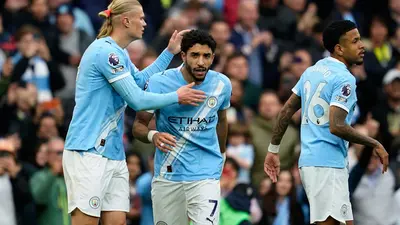 El City impone su ley: Goleada 3-0 ante el Brentford para acechar la cima
