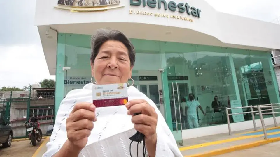 Las autoridades recomiendan reunir con anticipación los documentos requeridos para evitar contratiempos./ RS