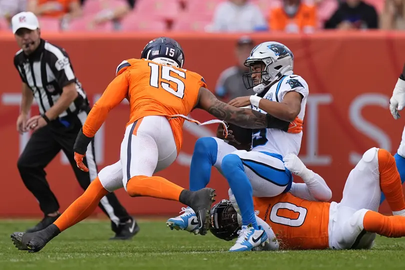 Jonathon Cooper con los Denver Broncos en la Temporada 2024 de la NFL | AP
