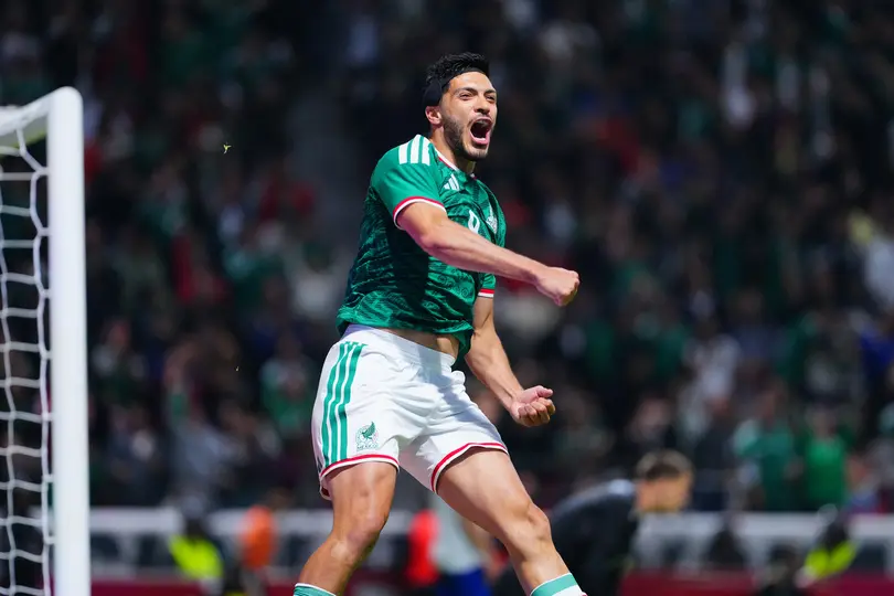 Raúl Jiménez en celebración con la Selección Mexicana | IMAGO 7