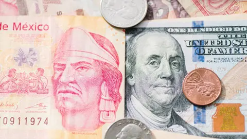 ¿Cómo cambiar dólares a pesos de manera segura durante el Mundial 2026?
