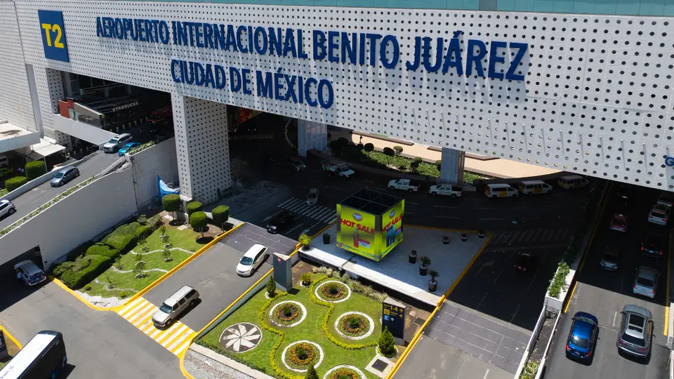 Sacavón en las inmediaciones del AICM / @AICM_mx