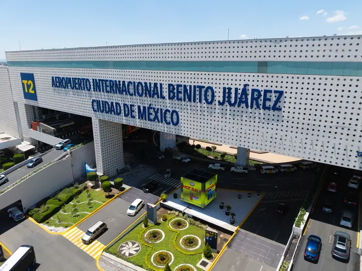 Sacavón en las inmediaciones del AICM / @AICM_mx
