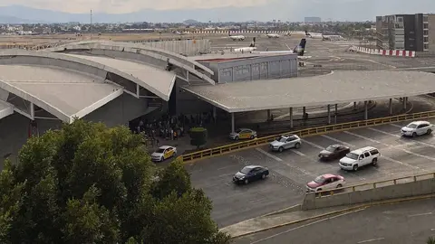 Accesos de la Terminal 2 del AICM se ven afectados por un socavón / Pixabay