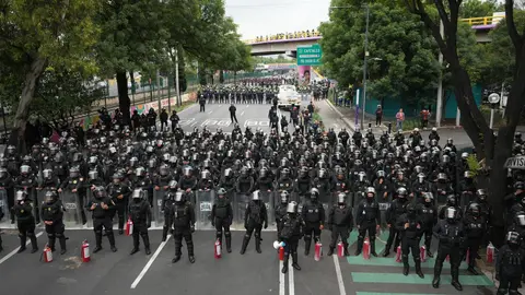 La advertencia incluye riesgos relacionados con delincuencia, secuestros y hechos violentos en distintas regiones del país./ AP