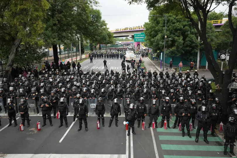 La advertencia incluye riesgos relacionados con delincuencia, secuestros y hechos violentos en distintas regiones del país./ AP